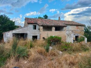 Casa colonica zona Posatora
